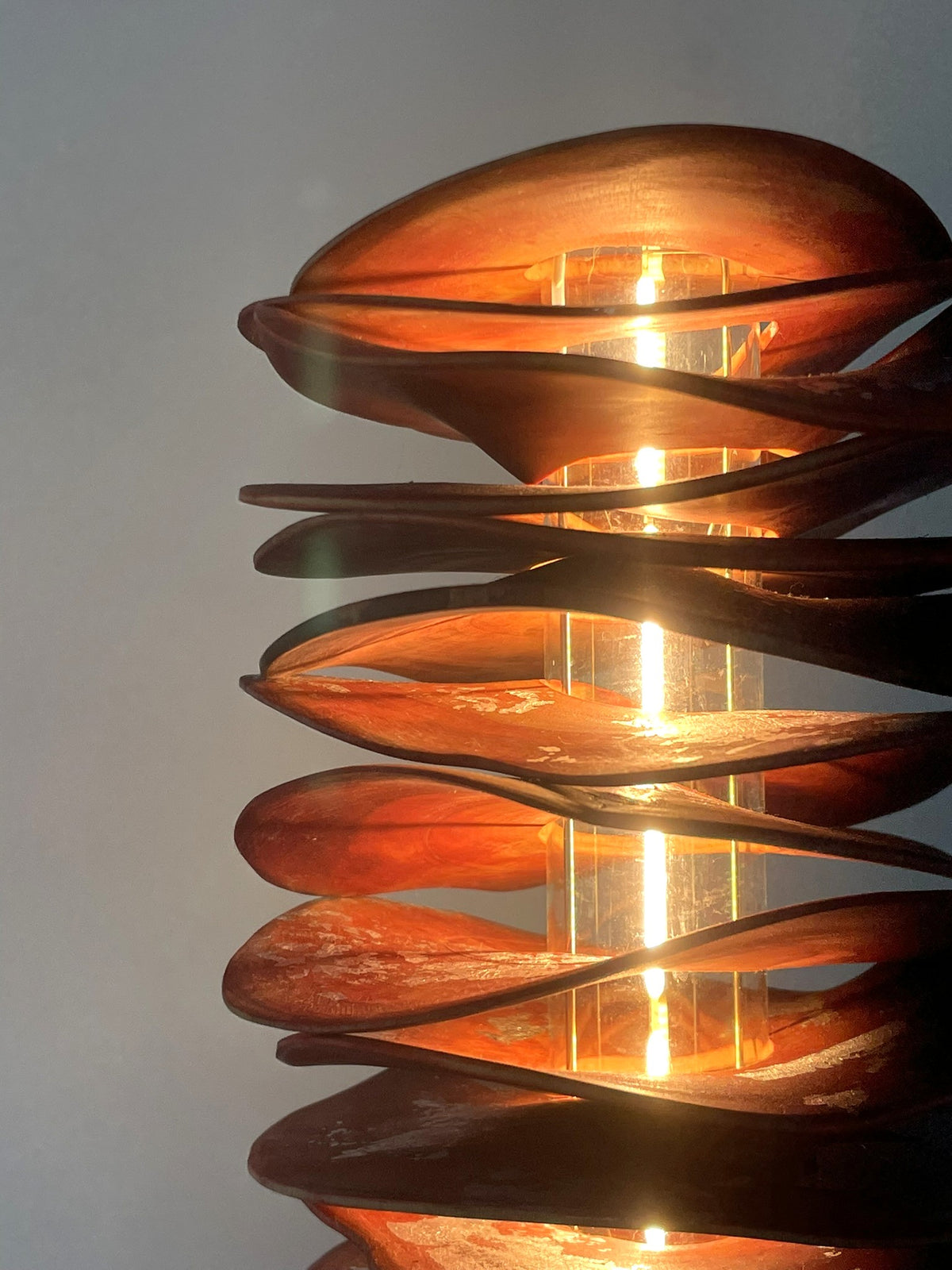 Holly Whirl Lamp 2